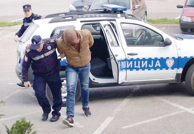 Стрпао га у гепек, скинуо голог па бацио низ брдо